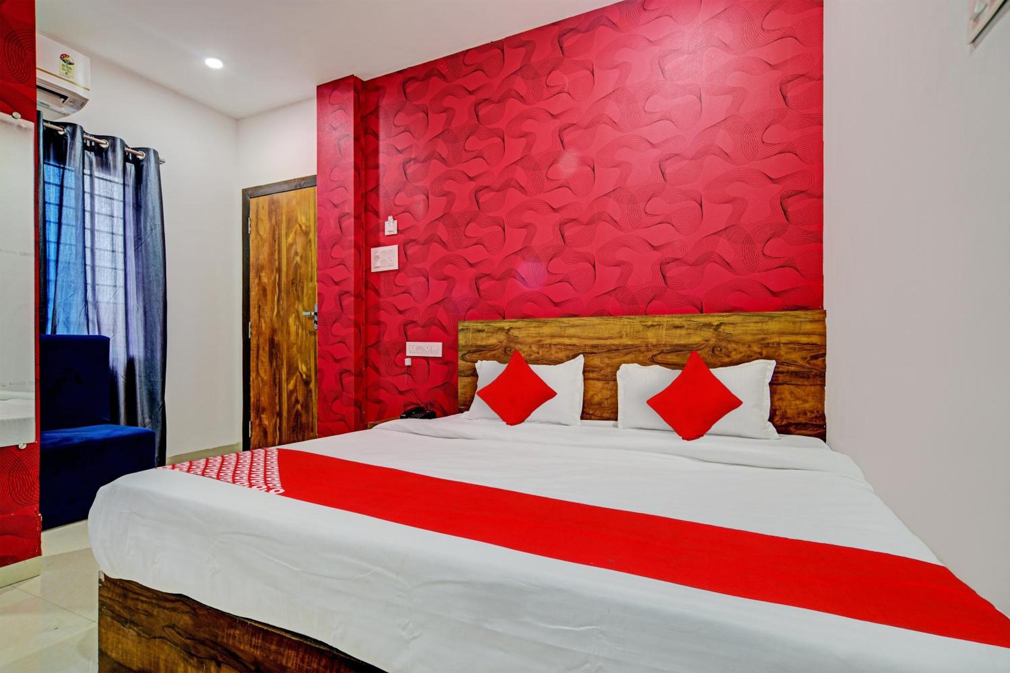 Oyo Flagship Hotel Blue Tick Indore Bagian luar foto